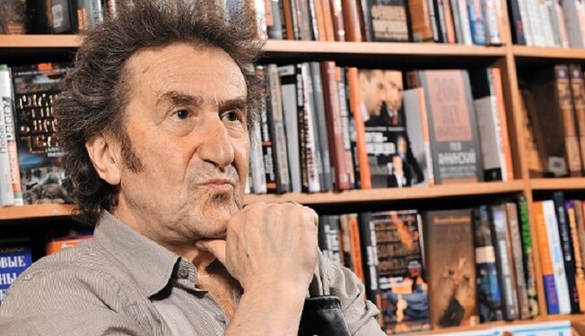 Известный поэт жестко ответил путинцам по поводу 