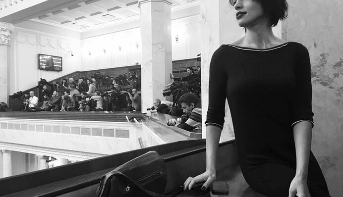 Скандальная российская певица устроила фотосессию в Раде