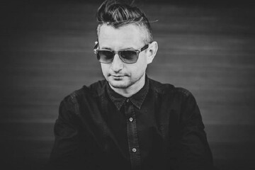 Известный украинский поэт эпатировал нецензурной песней: опубликовано аудио