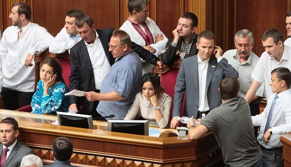 Звезды на трибуне: топ-6 украинских знаменитостей в политике