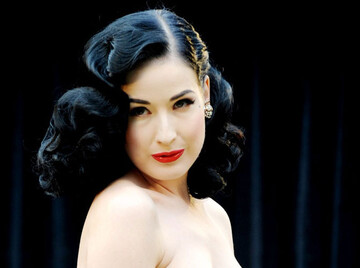 Знаменитая фотомодель объявила вышиванку своим любимым нарядом