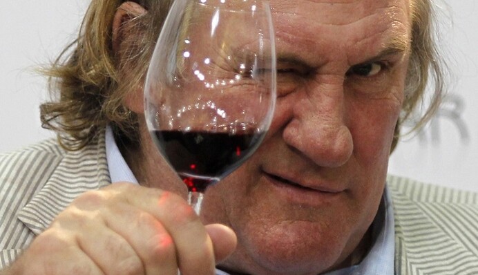 Депардье очутился в инвалидном кресле