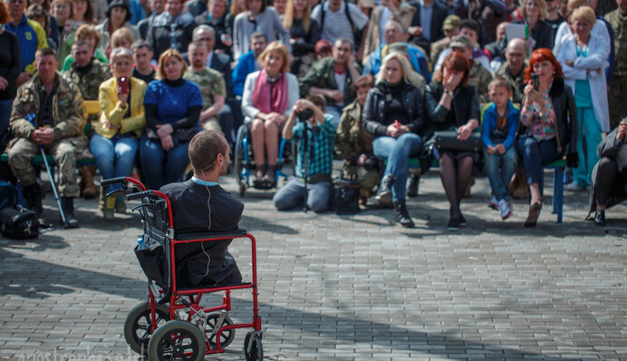 Правила жизни Ника Вуйчича для воинов АТО: фото из военного госпиталя