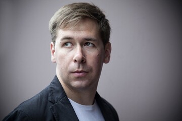 Адвокат Савченко позабавил котом при СИЗО: опубликовано фото