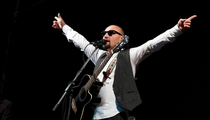 Известный украинский певец назвал холуев Путина среди артистов