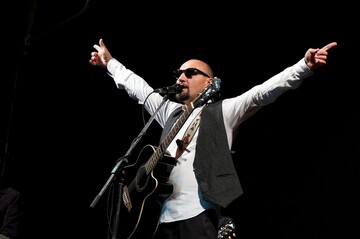 Известный украинский певец назвал холуев Путина среди артистов