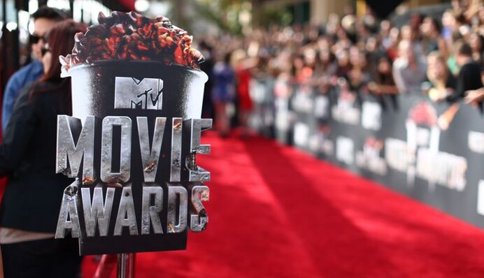 Журналисты показали фото 5 самых стильных знаменитостей на MTV Movie Awards