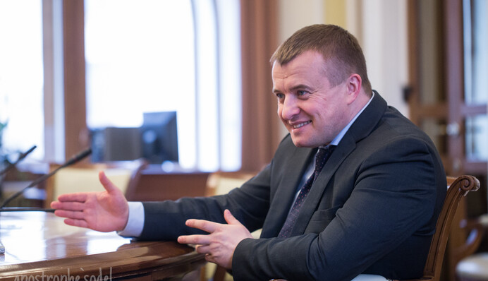 Серебряными пулями надо стрелять очень аккуратно, - Демчишин о конфликте в Кабмине