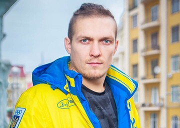 Знаменитый украинский боксер позабавил своими веселыми носками: опубликовано фото