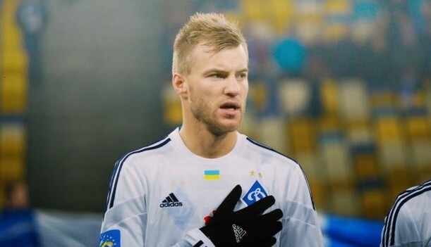 Известный украинский футболист похвастался патриотичным тату: опубликовано фото