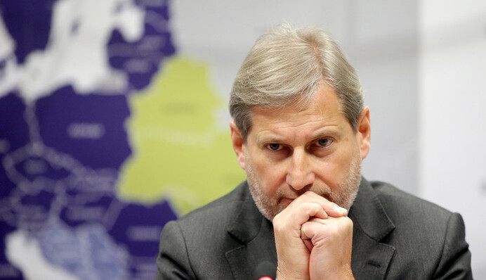Деньги или обещания: что привезет в Украину еврокомиссар Хан