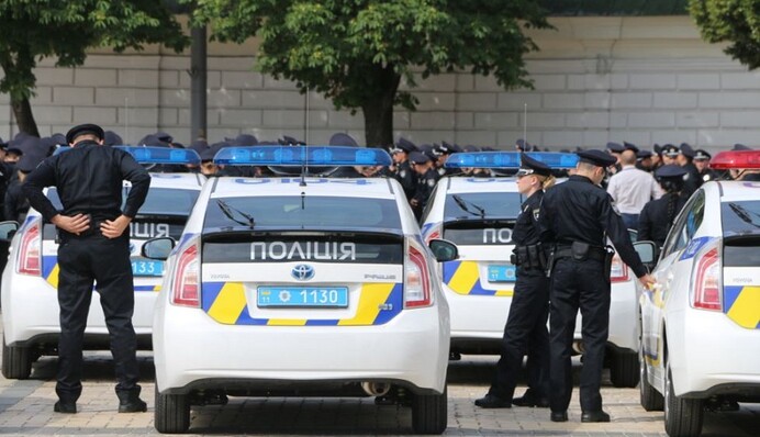 Запорожские полицейские-мачо стали звездами Youtube