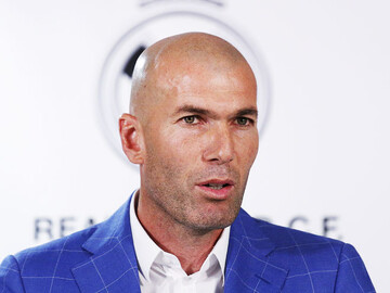 Известный футболист позабавил эмоционально порванными штанами