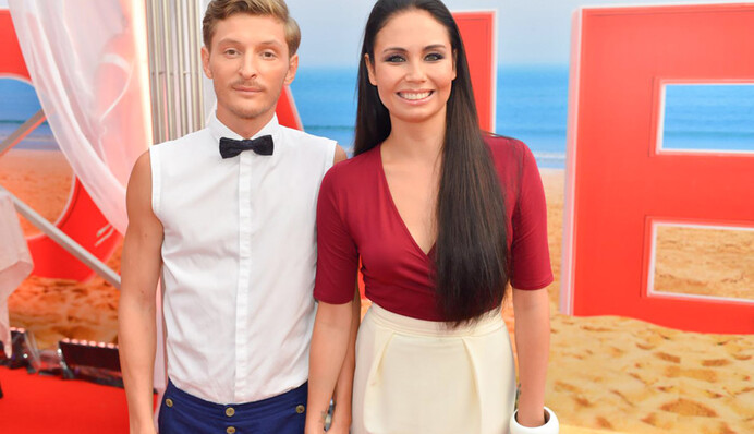 Известный российский комик позабавил сети сходством с супругой