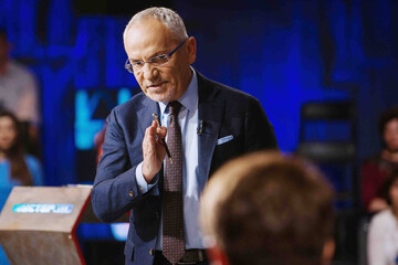 Янукович возвращается: соцсети возмущены скандалом вокруг Савика Шустера