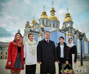 Жен Порошенко и Обамы сравнили по пасхальному дресс-коду