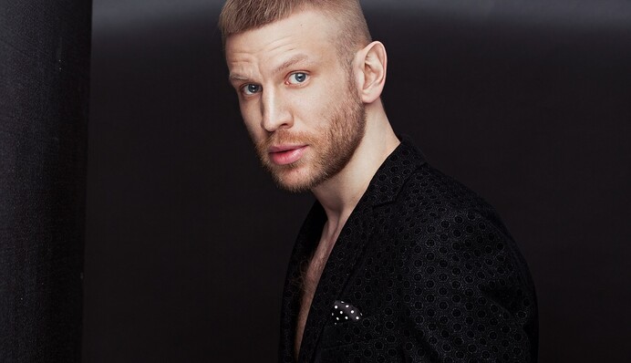 Российские пенсионерки взяли на вооружение песню Ивана Дорна