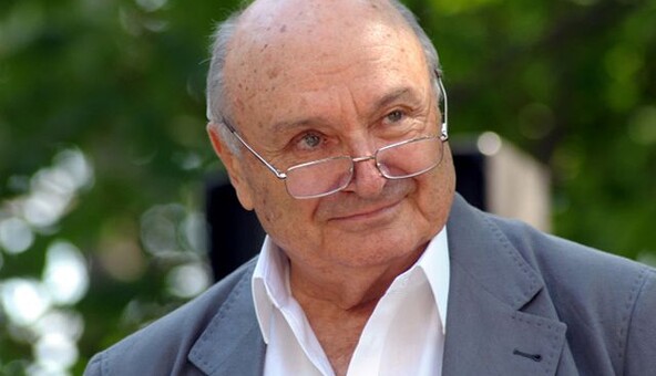 Жена Жванецкого взорвала сети его фото с крыльями