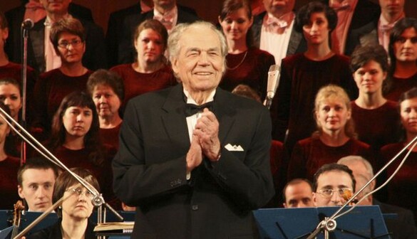 Смерть Дмитрия Гнатюка: певцу припомнили его диалог со Сталиным