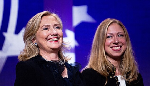 Хиллари Клинтон взорвала сети фото с дочерью в День матери