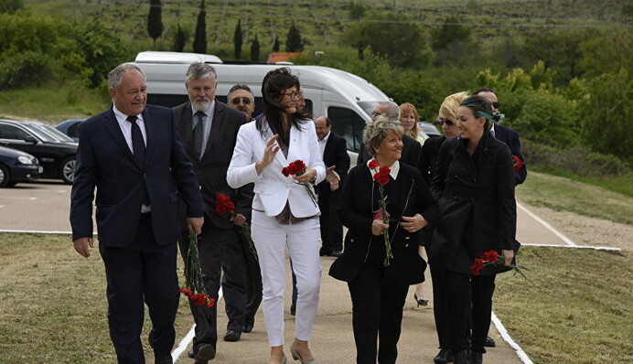 Агенти Путіна в Європі: навіщо італійські депутати прибули до окупованого Криму