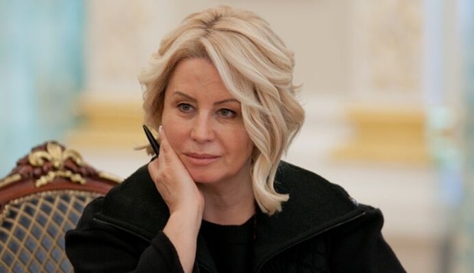 Помощницу Януковича увидели в гипсе: опубликованы фото