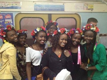 Соцсети взорвало фото из метро Харькова в День вышиванки