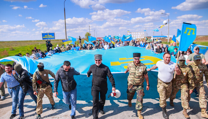 Ні етноциду кримських татар, - найяскравіші фото з акції на Чонгарі