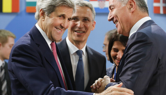 Война на Донбассе: в НАТО спорят, нужно ли давать Украине оружие