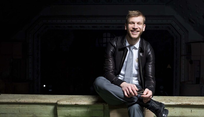 Прославлять нашу Украину: выступающему в РФ Дорну припомнили песню