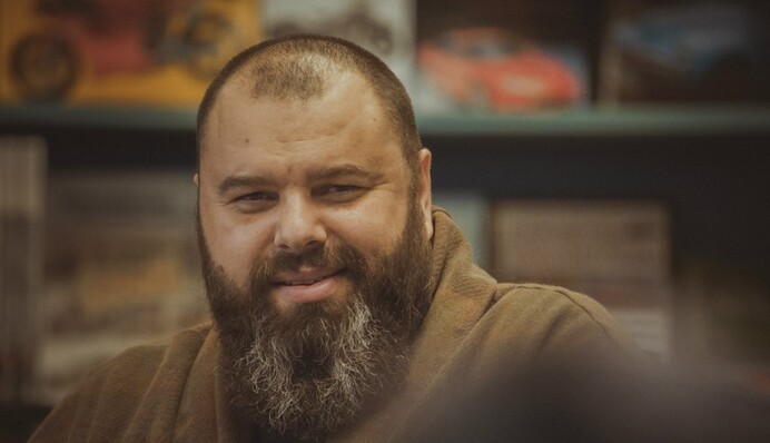 Российский музыкант записал Charlie Hebdo в психи из-за карикатуры на Джамалу