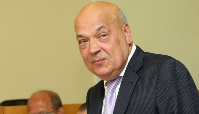 Москаль поразил сети своими патриотическими дверями: опубликовано фото