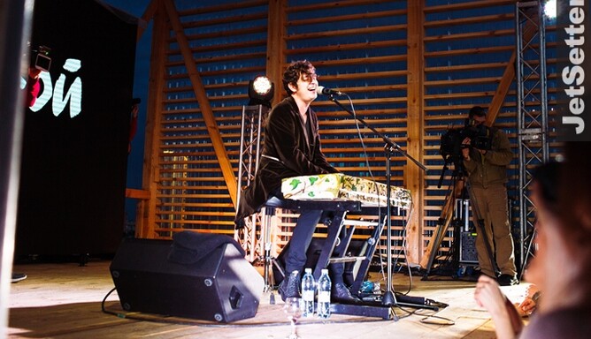 Украинский музыкант показал инопланетную эротику: опубликовано видео