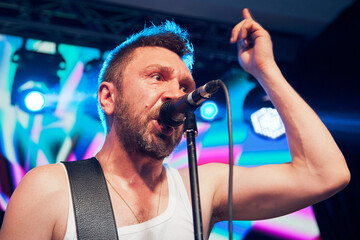 Российского чиновника уволили из-за песни Шнура