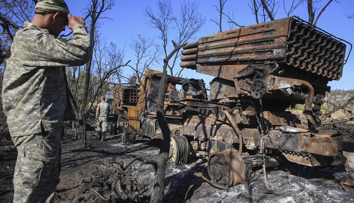 Война на Донбассе: какие потери понесли армии Украины и России
