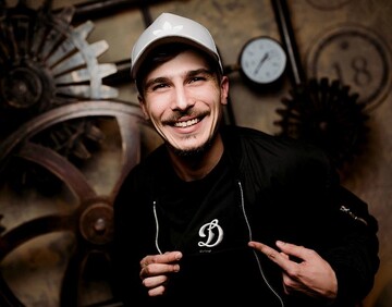 Известный украинский певец занемог