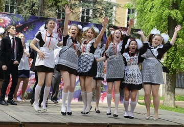 Директор российской школы ярко проявил себя в танце: опубликовано видео