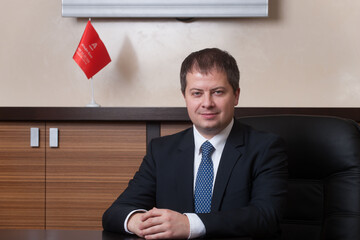 Люди сейчас пытаются отложить крупные расходы и покупки на светлое будущее