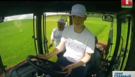 Сын Лукашенко ушел в трактористы: опубликовано видео