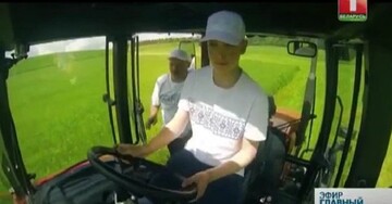 Сын Лукашенко ушел в трактористы: опубликовано видео