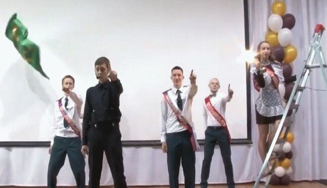 Лазарев с Киркоровым плачут: сети взорвало видео школьного выступления