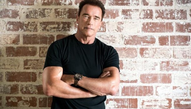 Слон устроил погоню за Шварценеггером: опубликовано видео