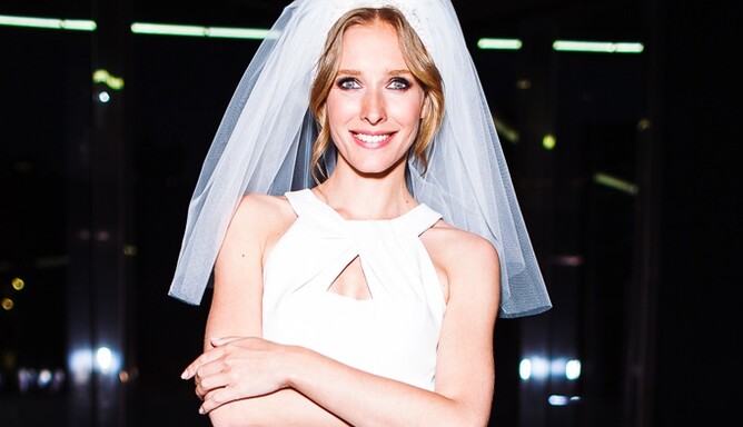Известная украинская ведущая показала из себя завидную невесту: опубликованы фото