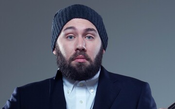 Высмеивающая Россию песня Слепакова бьет рекорды