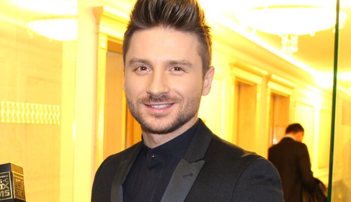 Лазарев напугал сети своим фото