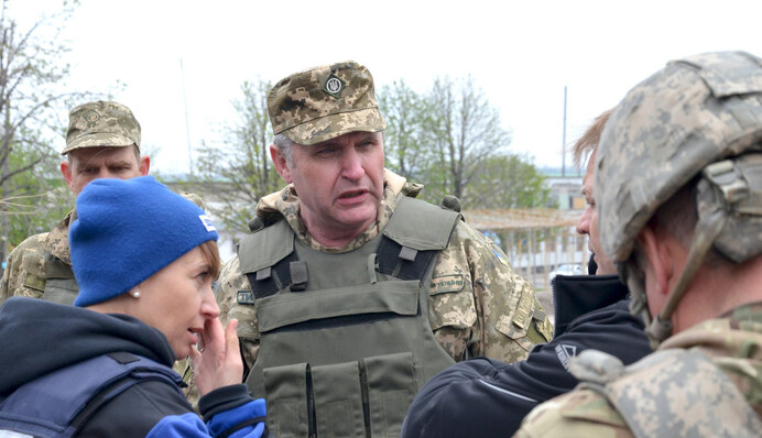 Немає жодного російського офіцера, який не віддавав би нам честь, - генерал ВСУ на Донбасі