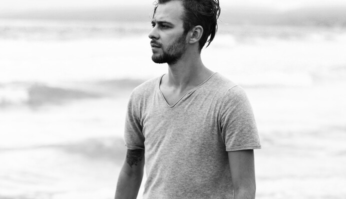 Стало известно об ограблении в Киеве квартиры популярного украинского певца