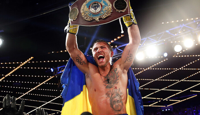 Ломаченко побил Мартинеса: хроника чемпионского боя, видео нокаута, онлайн