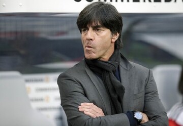 Евро-2016: тренер сборной Германии в матче против Украины попал на пикантное видео