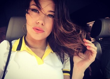 В сети ажиотаж вокруг откровенного наряда журналистки в Раде: опубликовано фото